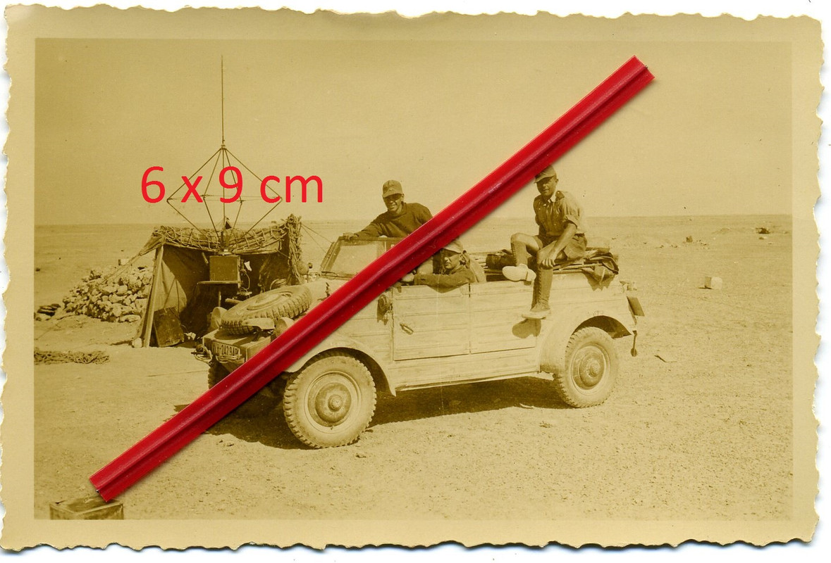 Foto Afrika WH Kübel Typ 82 neben Funkgerät Ante