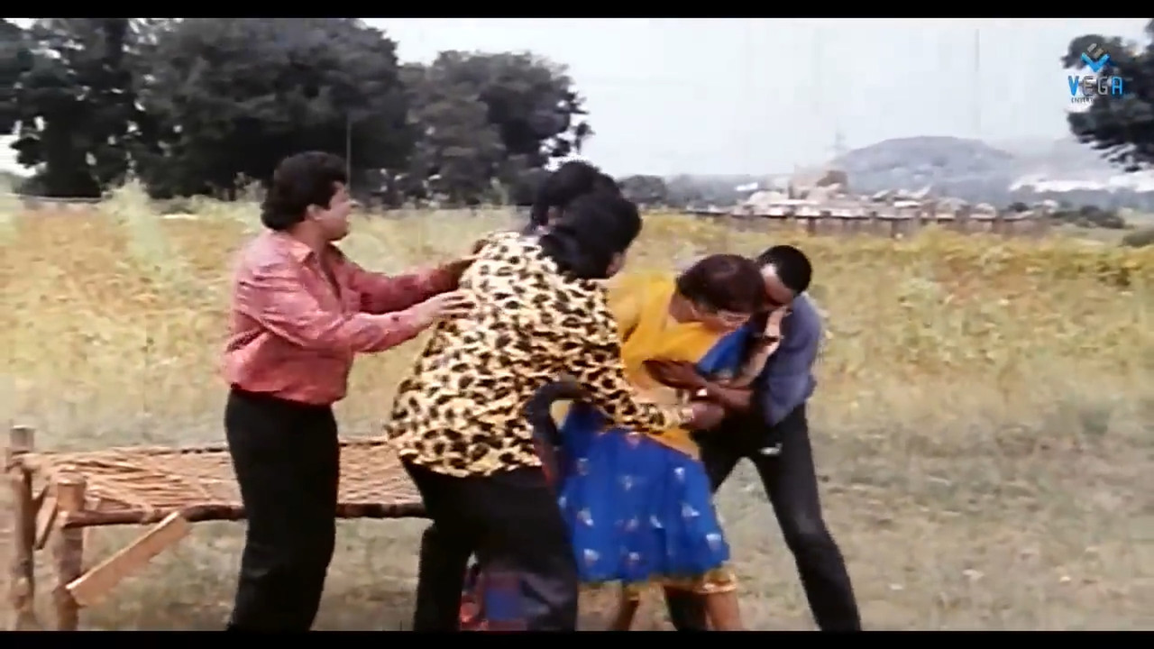 Dolly Minhas Palviahgam Avi - Villains Troubles a Women_4MxpygcjgQs.mp4_20220519_114832.503