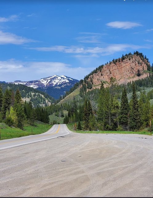 [Image: WY20230601Hwy191toYellowstone2.jpg]
