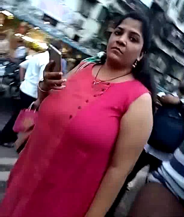 [Image: Desi-Aunty-Huge-Boobs-on-Street-divx-sna...33-514.jpg]