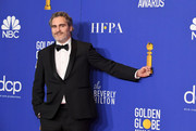 77th Golden Globe Awards Joaquin-phoenix-poses-in-the-press-room-during-the-77th-news-pho