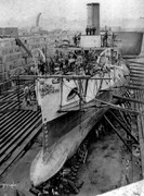 https://i.postimg.cc/FYbX0FRS/HMS-Polyphemus-1.jpg
