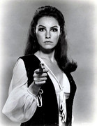 Julie-Newmar-mb90