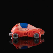 Transformers-Studio-Series-86-Core-Wheelie-11