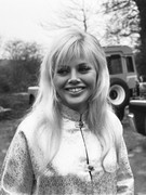 Britt-Ekland-mc74