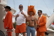 [Imagen: dutch-fans-on-a-yacht-1.jpg]