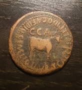As de Caesaraugusta, época de Tiberio. T CAECILIO LEPIDO C AVFIDIO GEMELLO II VIR. Toro mitrado a dcha. Tiberio-As-1-2