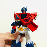 24-MP-44-Convoy-Optimus-Prime-V3