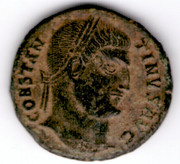 AE3 de Constantino I. PROVIDENTIAE AVGG. Puerta de campamento de dos torres. Antioch. Smg-1449a