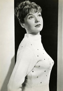 Shirley-Mac-Laine-d67