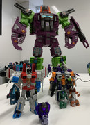 Transformers-Earthrise-Group-shot-03
