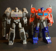 Cyberverser-Deluxe-Optimus-Prime-21