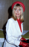 Olivia-Newton-Johnon-mc15