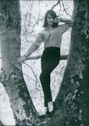 claudine-auger-mb52
