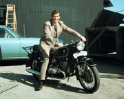 roger-moore-c40