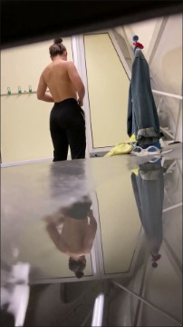 [Image: Voyeur37485140426.jpg]