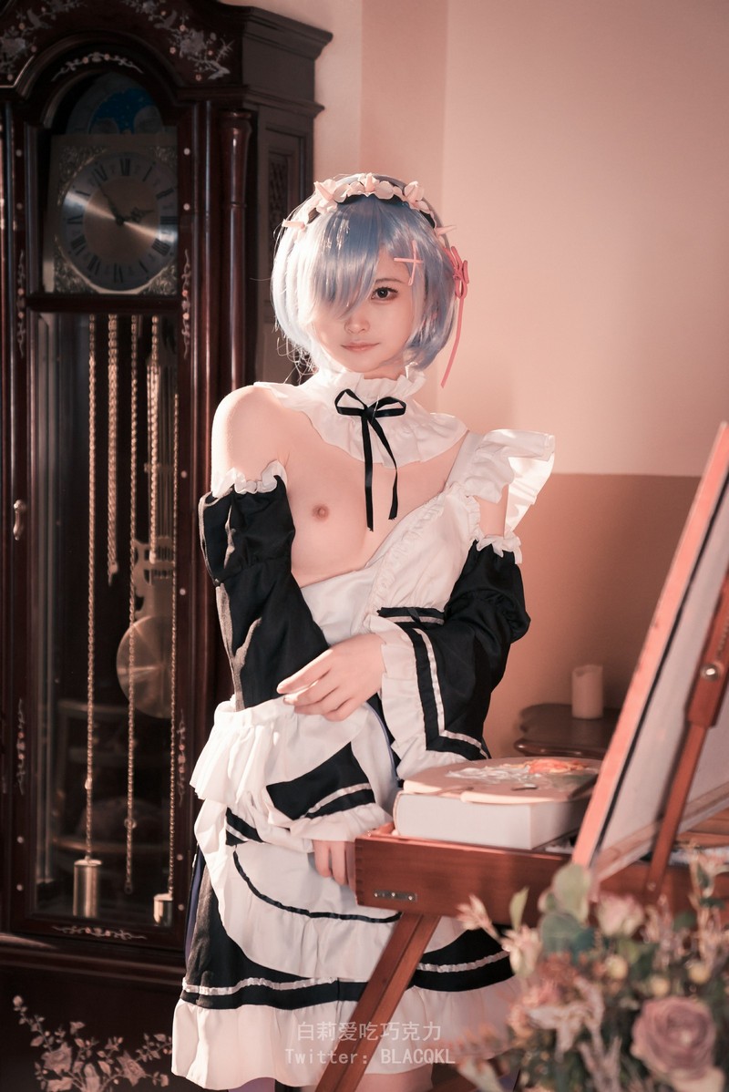 白莉爱吃巧克力 蕾姆女仆 Cosplay 写真【49P｜251.2MB】插图7