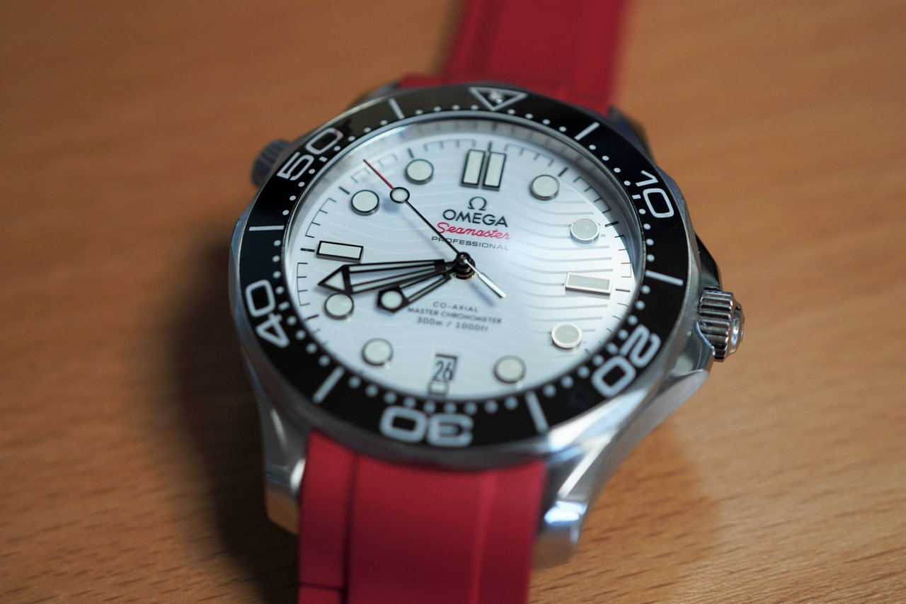 Feu de Seamaster 300 - tome 13 - Page 8 DSC00134
