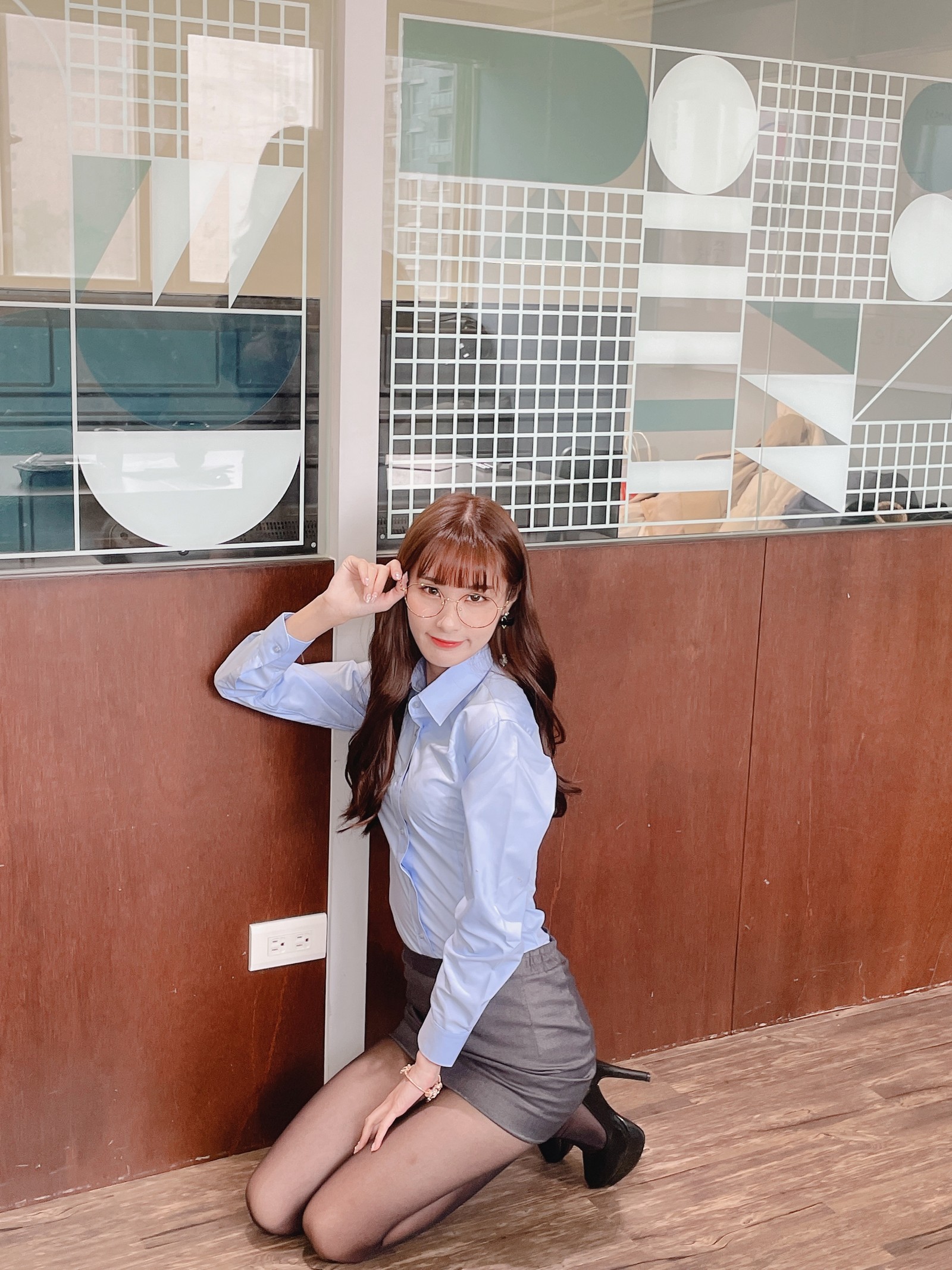 泥泥汝 OL 女郎 B 主题 写真＋视频合集｜高人气职业风作品（350P｜12V｜840MB）插图5