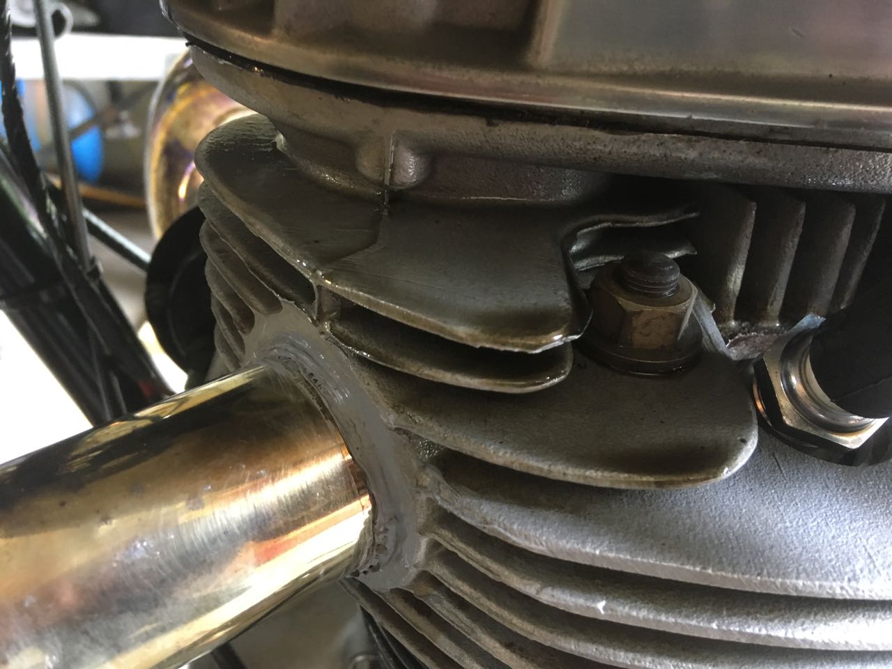 A65 oil leakage from rocker cover — Postimages