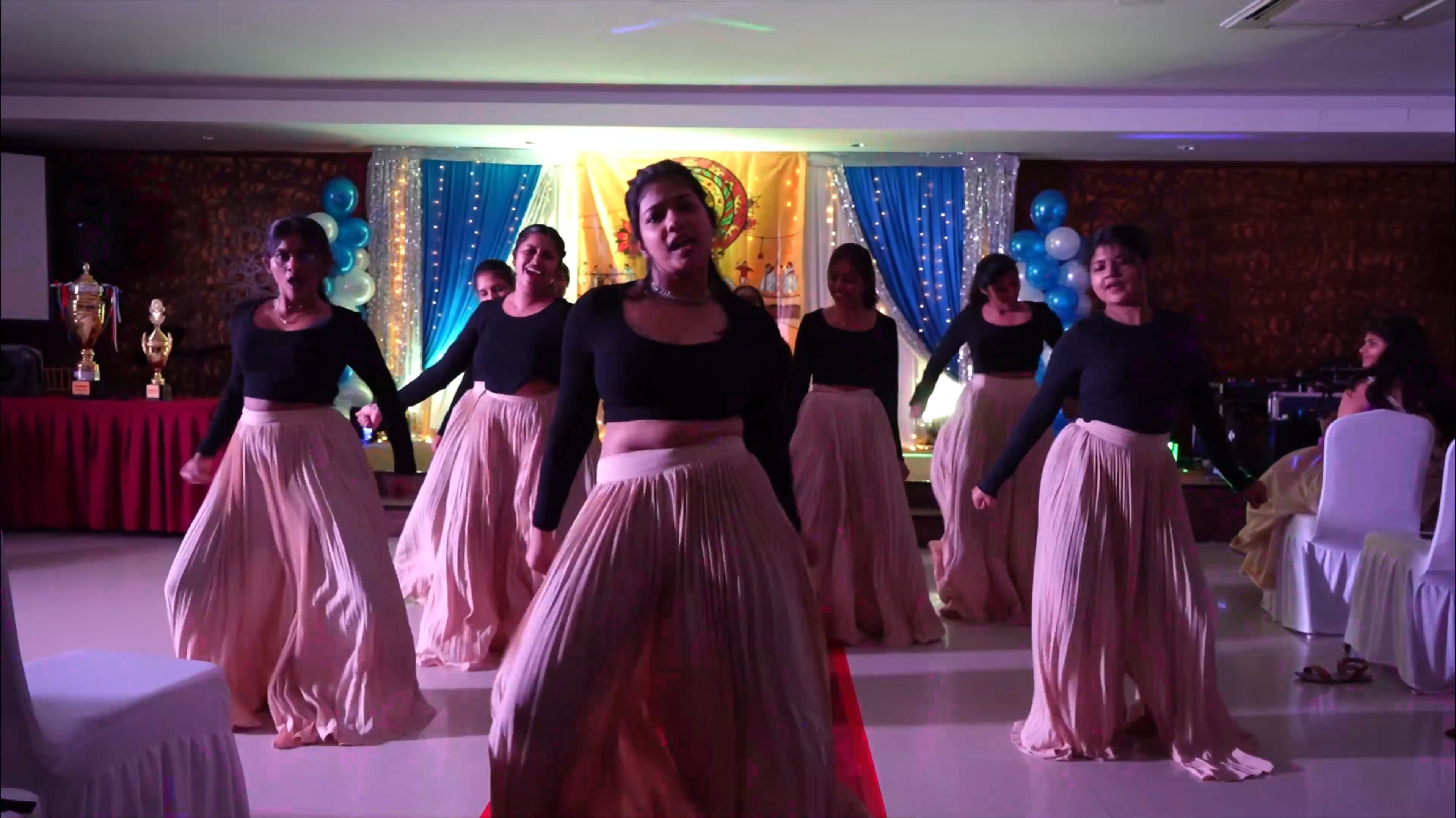Busty Malayali girl Bouncing Big Tits a, Deep Cleavage and Navel in