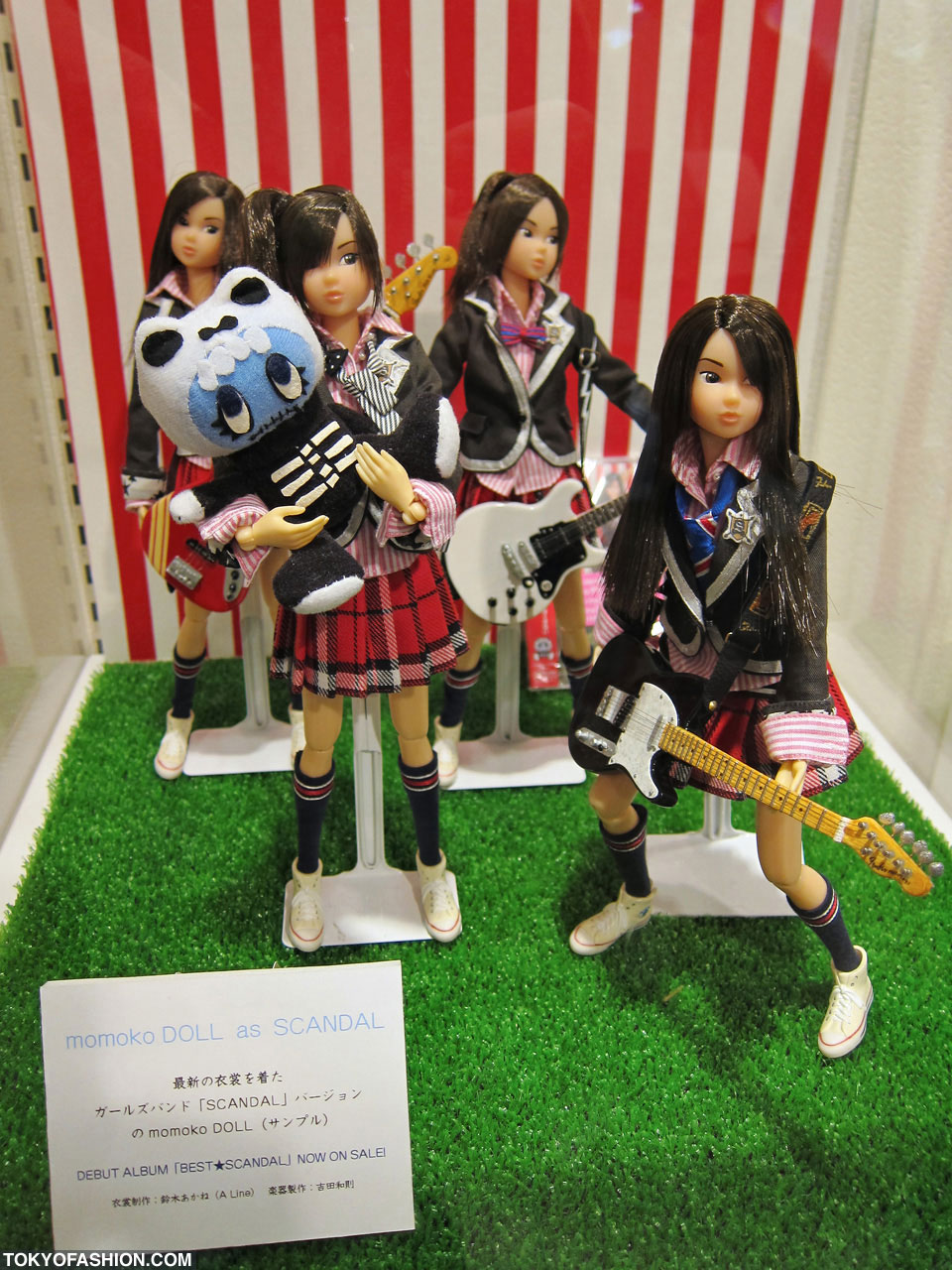 New Momoko Dolls of SCANDAL Japanese-Lingerie-Doll-Show-2009-003