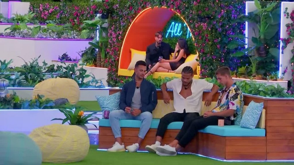 [Image: kbxp4k7r7q6q.jpg]