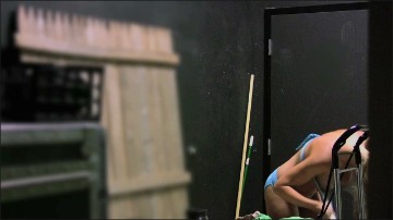 [Image: Voyeur14825120110.jpg]