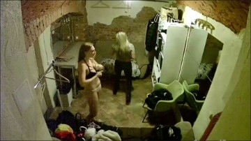 [Image: Voyeur58485111757.jpg]