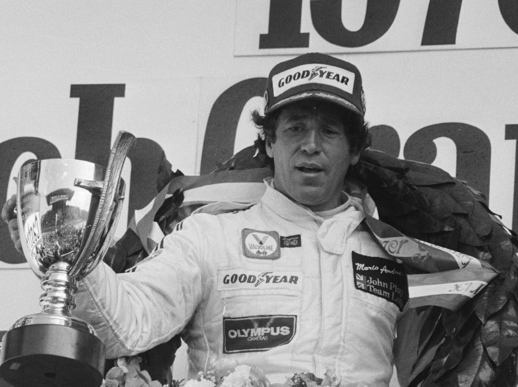 Andretti_celebrating_at_1978_Dutch_Grand_Prix