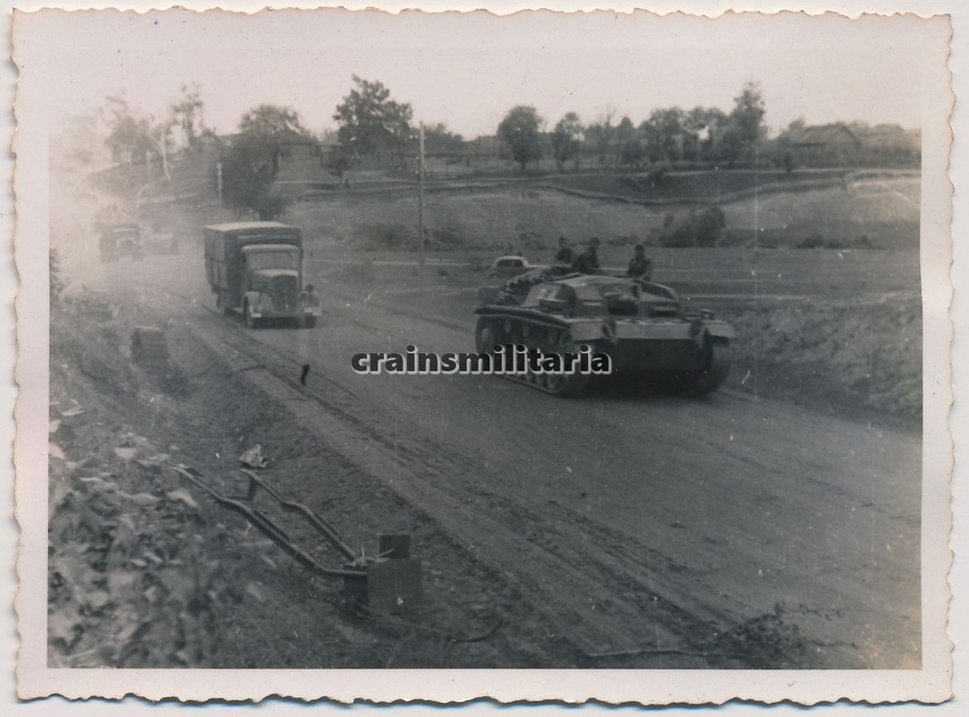 Orig. Foto Vormarsch StuG III Sturmgeschütz Panz