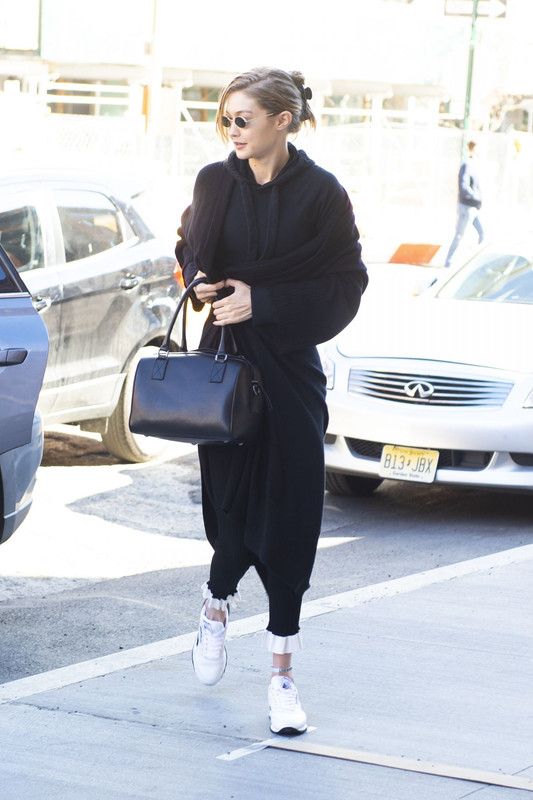 gigi-hadid-out-and-about-in-new-york-04-22-2018-2