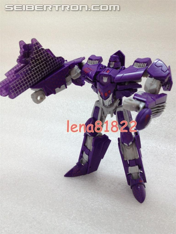 1377752095_FootballMegs1