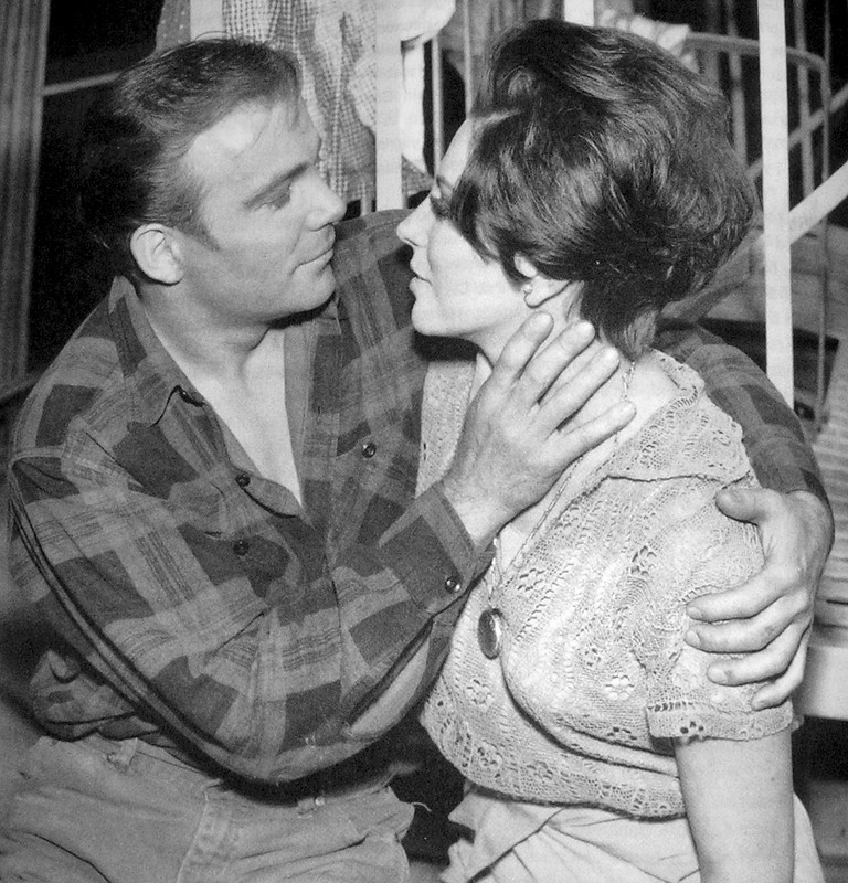 Joan_Collins_h29