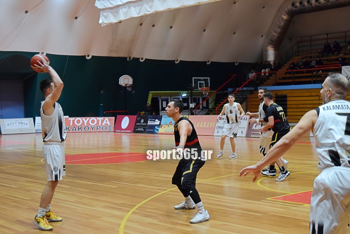 , &Mu;&alpha;&tau;&sigma;ά&rho;&alpha; &sigma;&tau;&eta;&nu; &Tau;έ&nu;&tau;&alpha;, &omicron; &Delta;ί&omega;&nu;&alpha;&sigmaf; &pi;ή&rho;&epsilon; &mu;&epsilon;&gamma;ά&lambda;&omicron; &delta;&iota;&pi;&lambda;ό &epsilon;&pi;ί &tau;&eta;&sigmaf; &Kappa;&alpha;&lambda;&alpha;&mu;ά&tau;&alpha; BC &mu;&epsilon; 92-81 &sigma;&tau;&eta;&nu; 2&eta; &pi;&alpha;&rho;ά&tau;&alpha;&sigma;&eta; (&phi;&omega;&tau;ό & &beta;ί&nu;&tau;&epsilon;&omicron;)