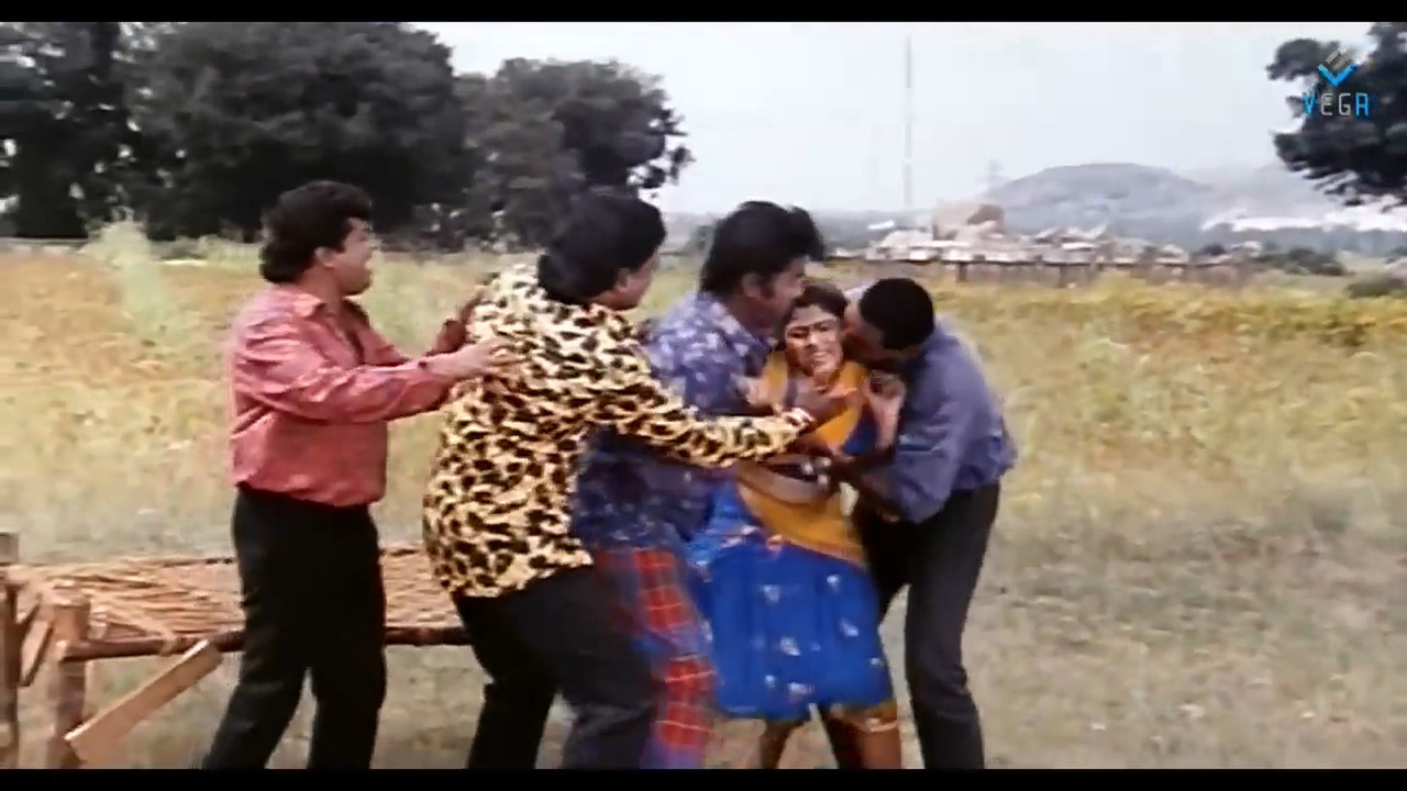 Dolly Minhas Palviahgam Avi - Villains Troubles a Women_4MxpygcjgQs.mp4_20220519_114829.142