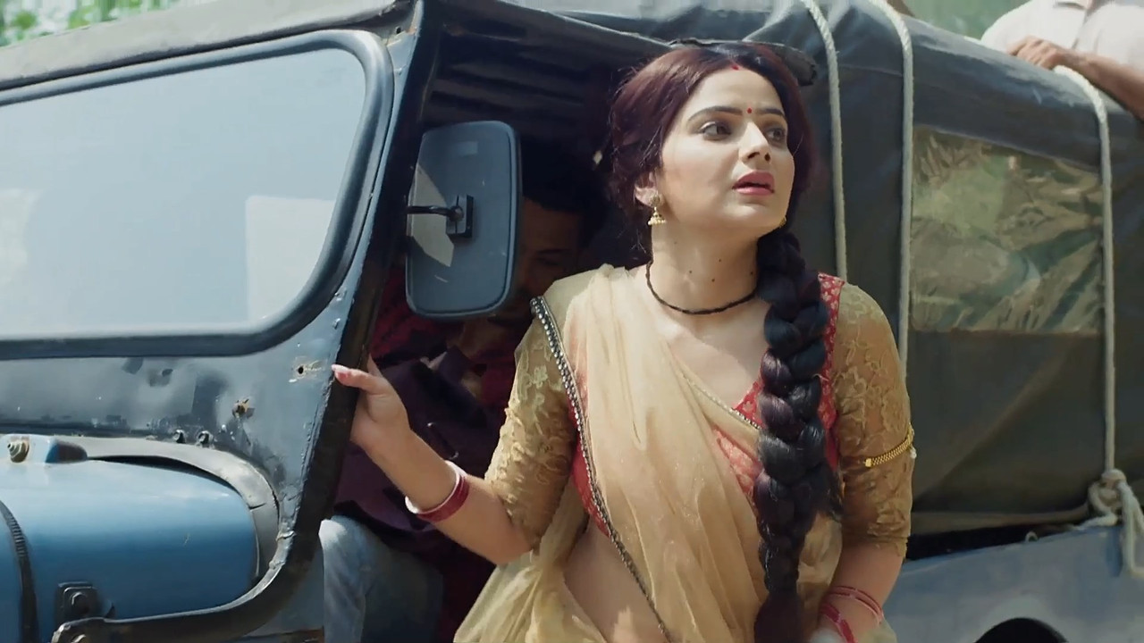 Homely Wife Navel and hot scnes-savdhaan india.mkv_snapshot_01.14.853