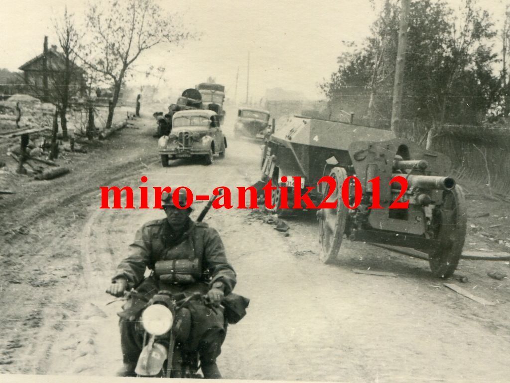 Foto, 8. Jäger-Division, PKW, Krad, Vormarsch au