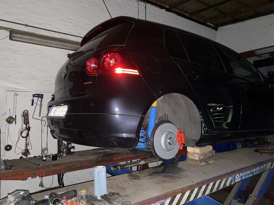 8728BC91-4FB0-4046-A5CC-8B460D5D6B59