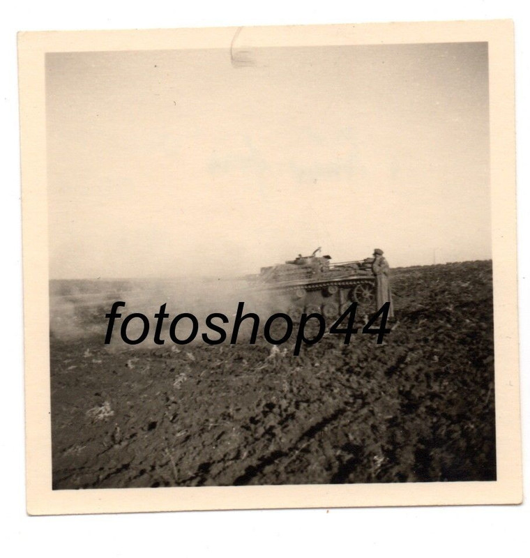 WH Panzer Sturmgeschütz Langrohr beim Feuern