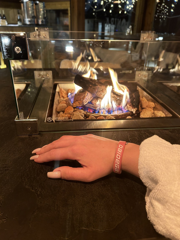 D12B3BF2-D2DD-42F6-AD89-681D86725B53