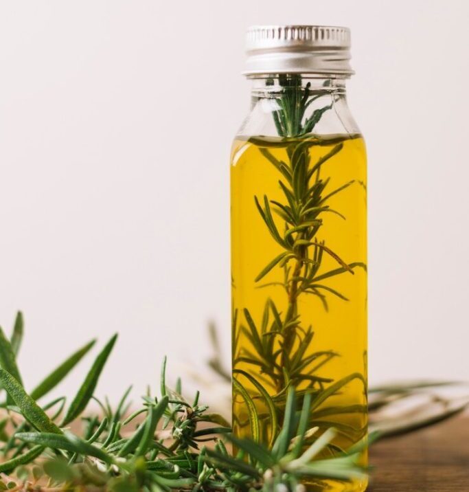 Huile de Romarin - Ingrédients Cosmétiques Naturels du Maroc