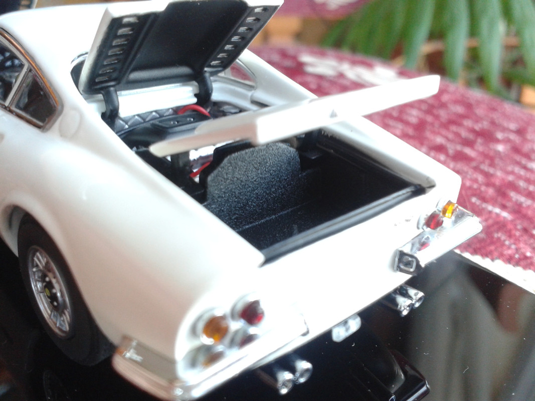 1969 Ferrari Dino 246 GT (Kyosho) (17)