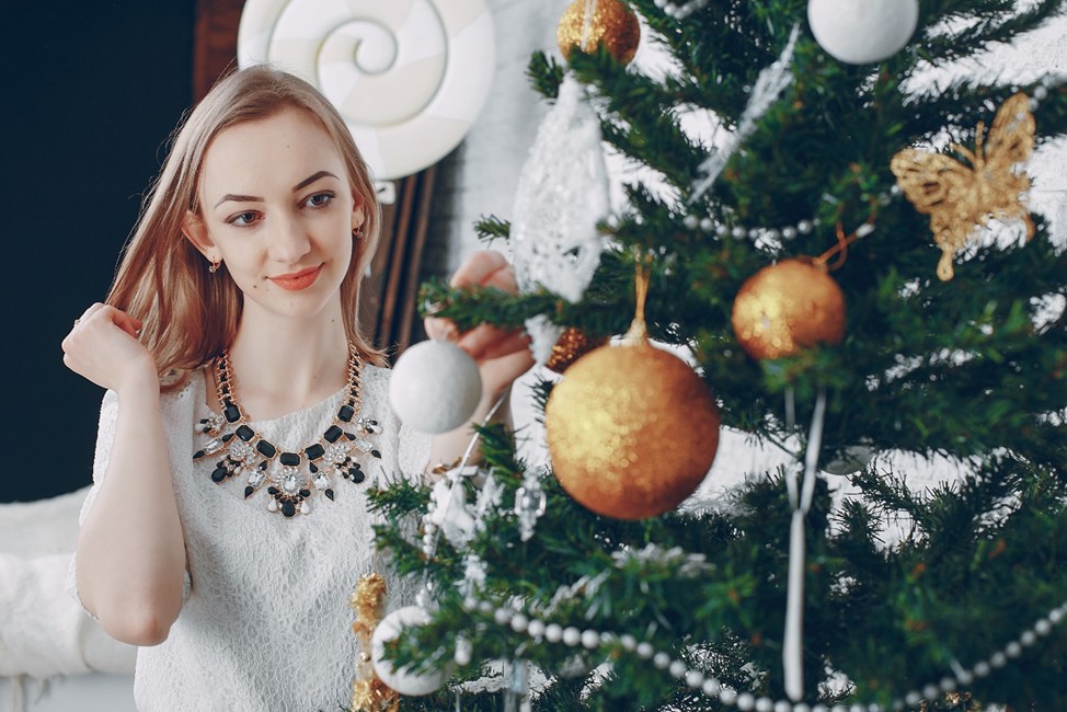 Наряженная живая ёлка