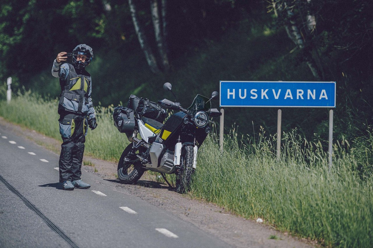 2022-Husqvarna-Norden-901-15-scaled.jpg