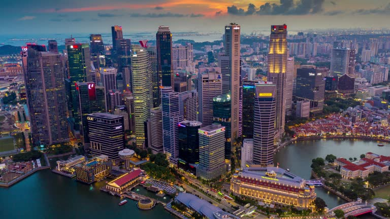 Singapura hoje: uma ilha sem recursos naturais que se tornou um dos países mais ricos do mundo. O poder não veio do tamanho do território. Veio do capital e do conhecimento.