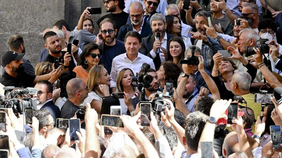 Le Sénateur Albert Parsent (USD-AP) en visite dans la ville de Nuova Almilano, en périphérie de Santa Maria, le 12 février 2019.