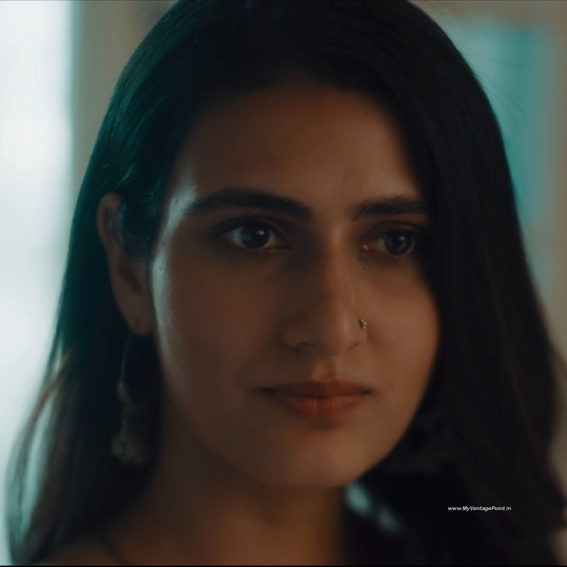 face-closeuo-of-fatima-sana-shaikh