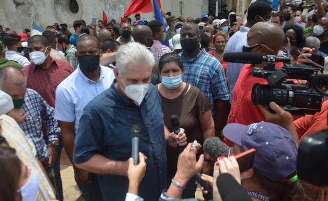 Miguel Díaz-Canel recorre calles de La Habana Miguel Díaz-Canel