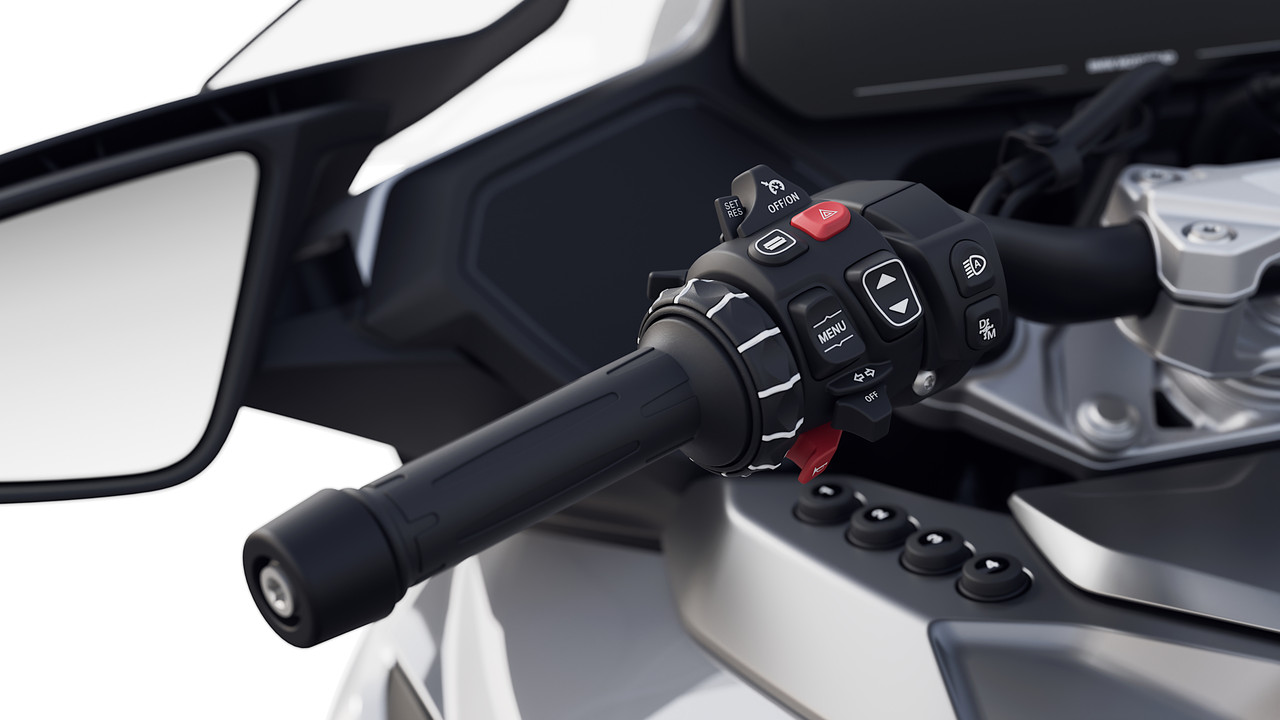 P90596486_highRes_the-new-bmw-r-1300-r